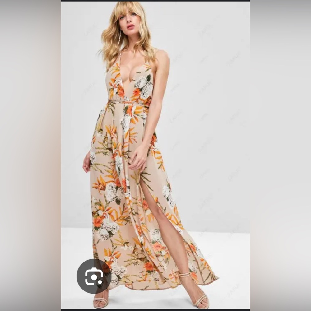 Zaful Floral backless halter neck Maxi Dress Size : 6